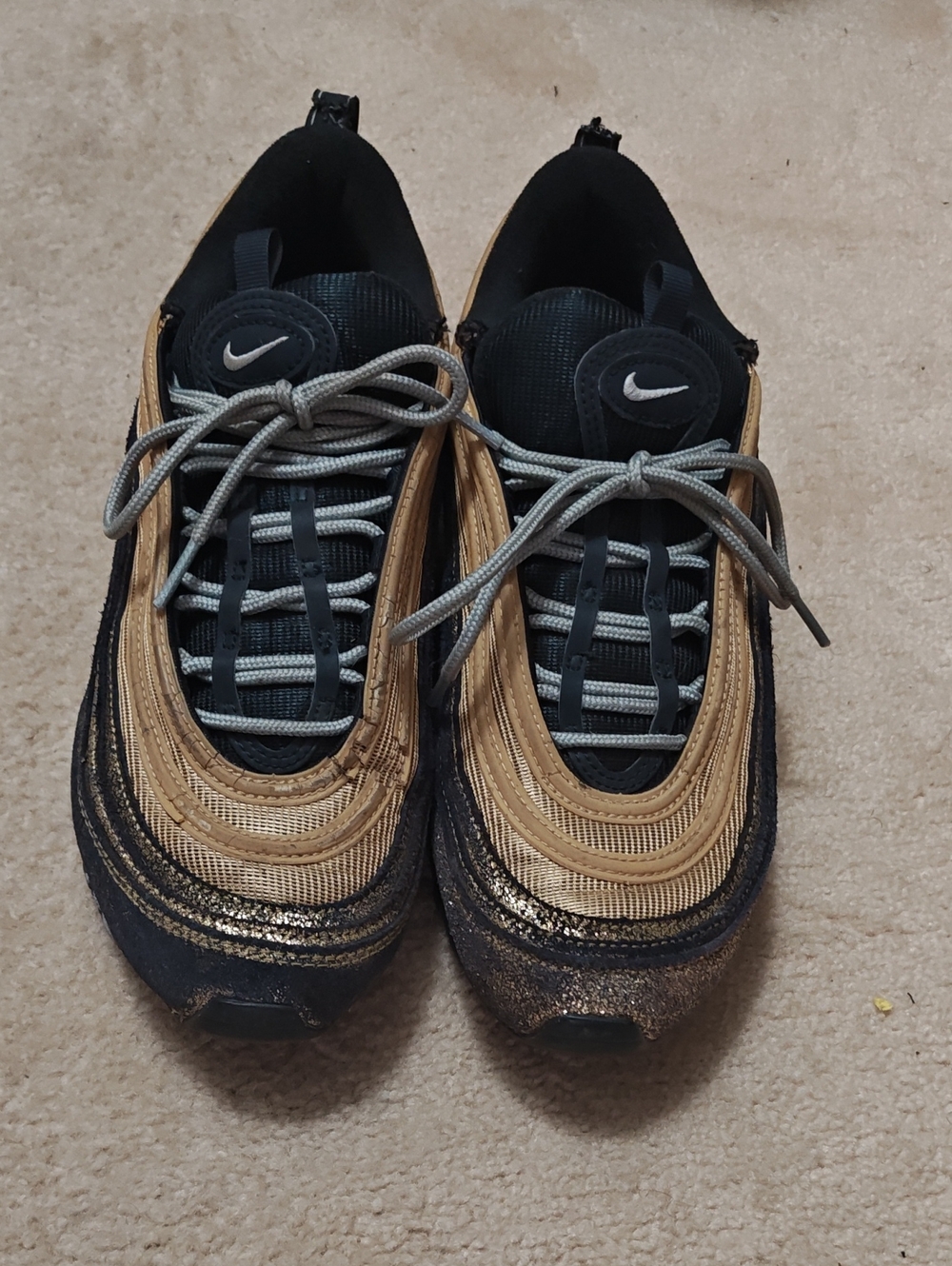 Nike Women's s Black and Gold Metallic Sneakers